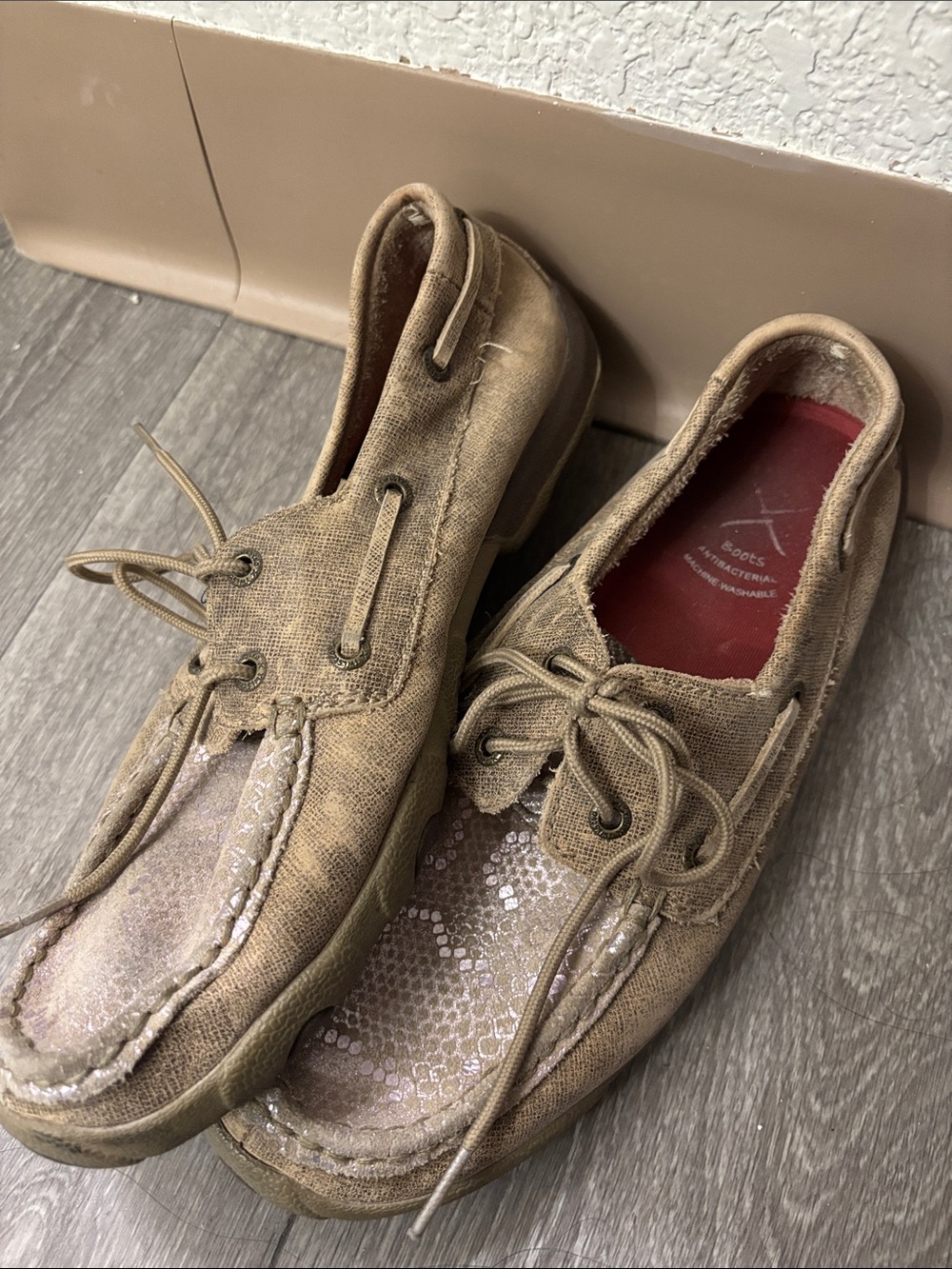 Twisted X Women's Tan Canvas Moccasins with Pink Insoles - Picture 3 of 4